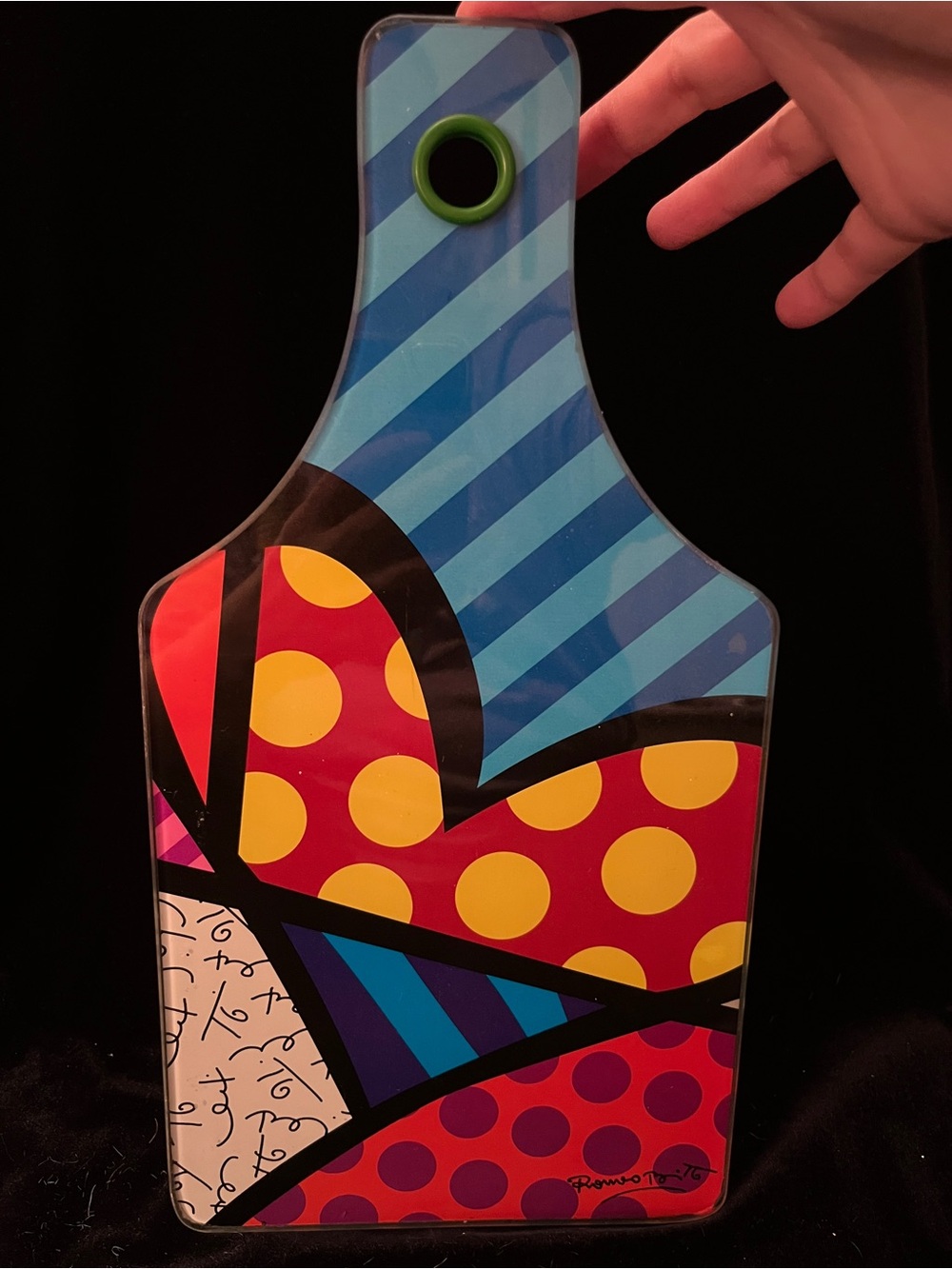 ROMERO BRITTO TEMPERED GLASS CUTTING BOARD ICONIC HEART